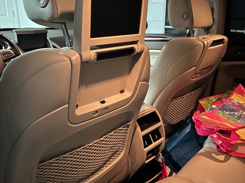 Used 2012 Cadillac SRX Luxury FWD image 11