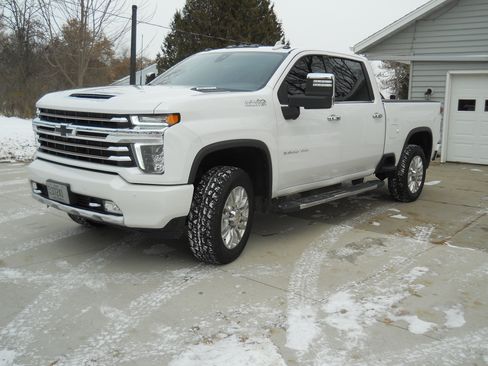 Used 2022 Chevrolet Silverado 2500 High Country w/ Z71 Off-Road Package image 1
