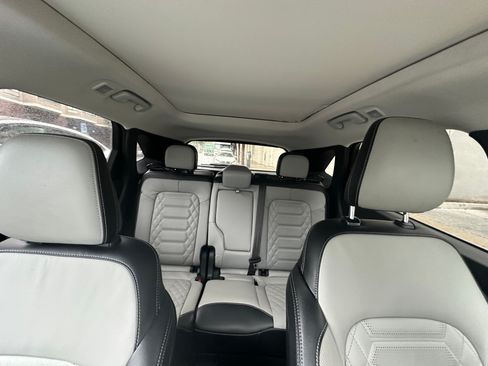 Used 2024 Ford Escape SE w/ PHEV Premium Package image 16