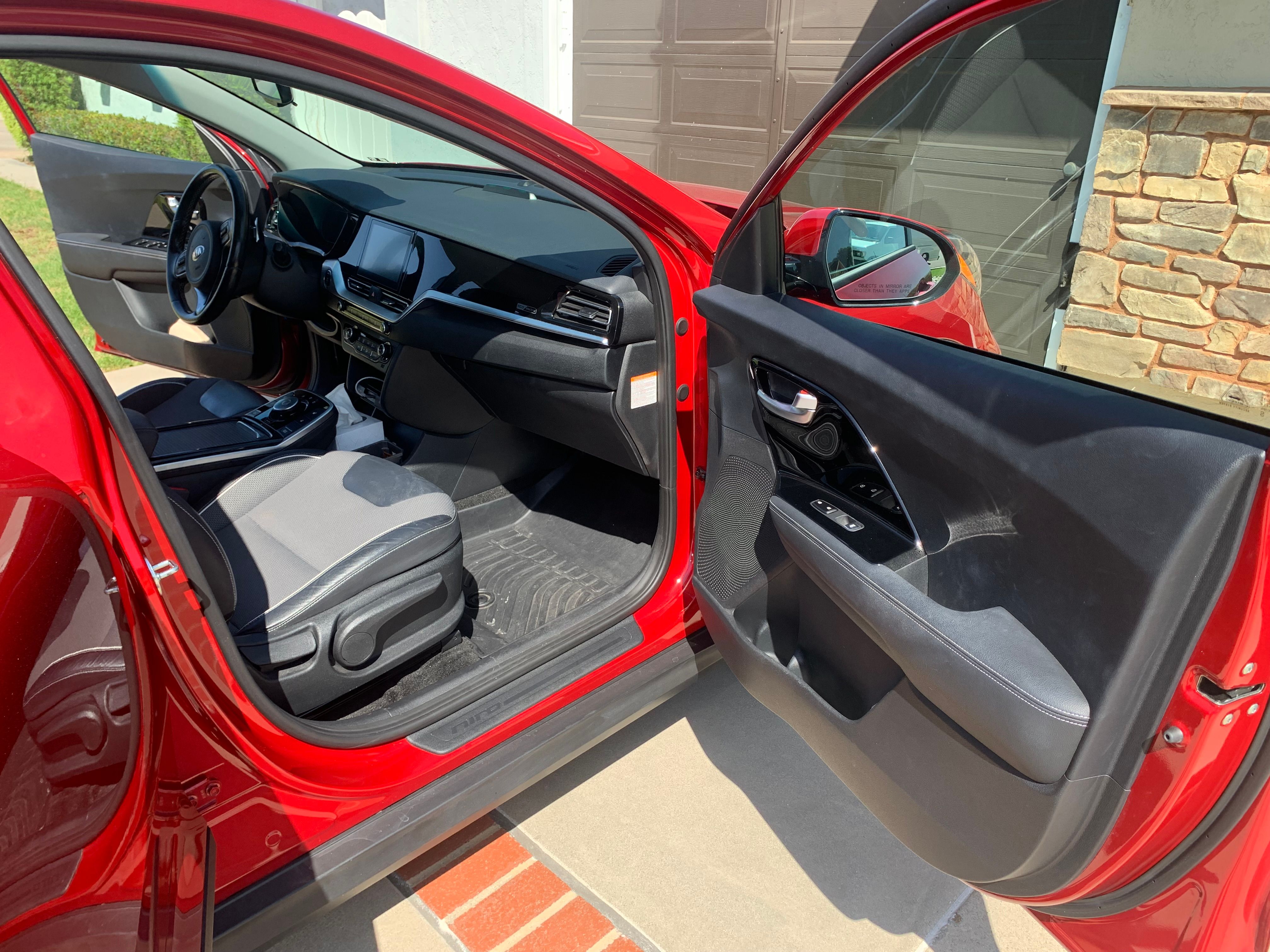 Used 2020 Kia Niro EX w/ Cold Weather Package FWD image 10