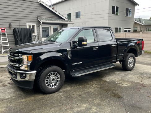 Used 2022 Ford F350 XLT w/ XLT Premium Package AWD/4WD image 2