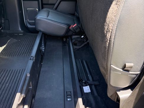 Used 2022 Ford F350 Lariat w/ Black Appearance Package AWD/4WD image 18