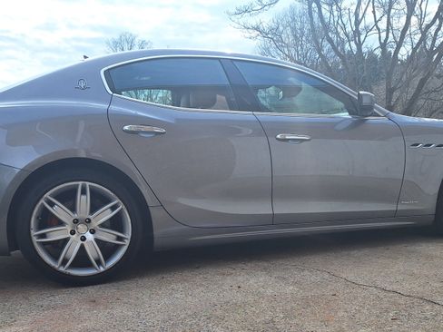 Used 2018 Maserati Ghibli S GranLusso image 2