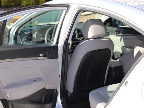 Used 2018 Hyundai Elantra SEL image 5