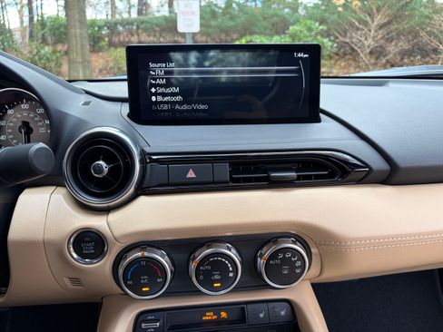 Used 2024 MAZDA MX-5 Miata RF Grand Touring image 8