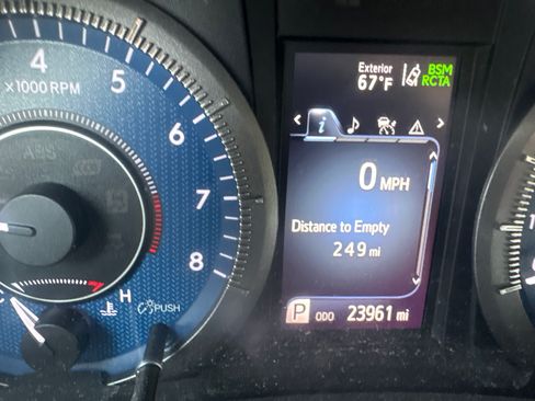 Used 2018 Toyota Sienna XLE FWD image 5