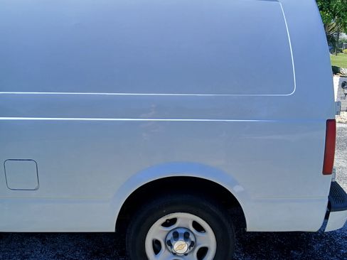 Used 2005 Chevrolet Astro w/ Convenience Package image 4