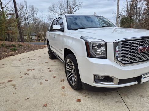Used 2017 GMC Yukon Denali w/ Open Road Package image 5