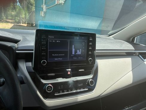 Used 2020 Toyota Corolla LE FWD image 13