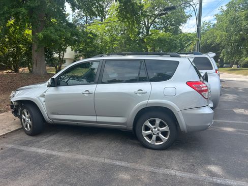Used 2011 Toyota RAV4 Limited w/ Limited Extra Value Pkg FWD image 1