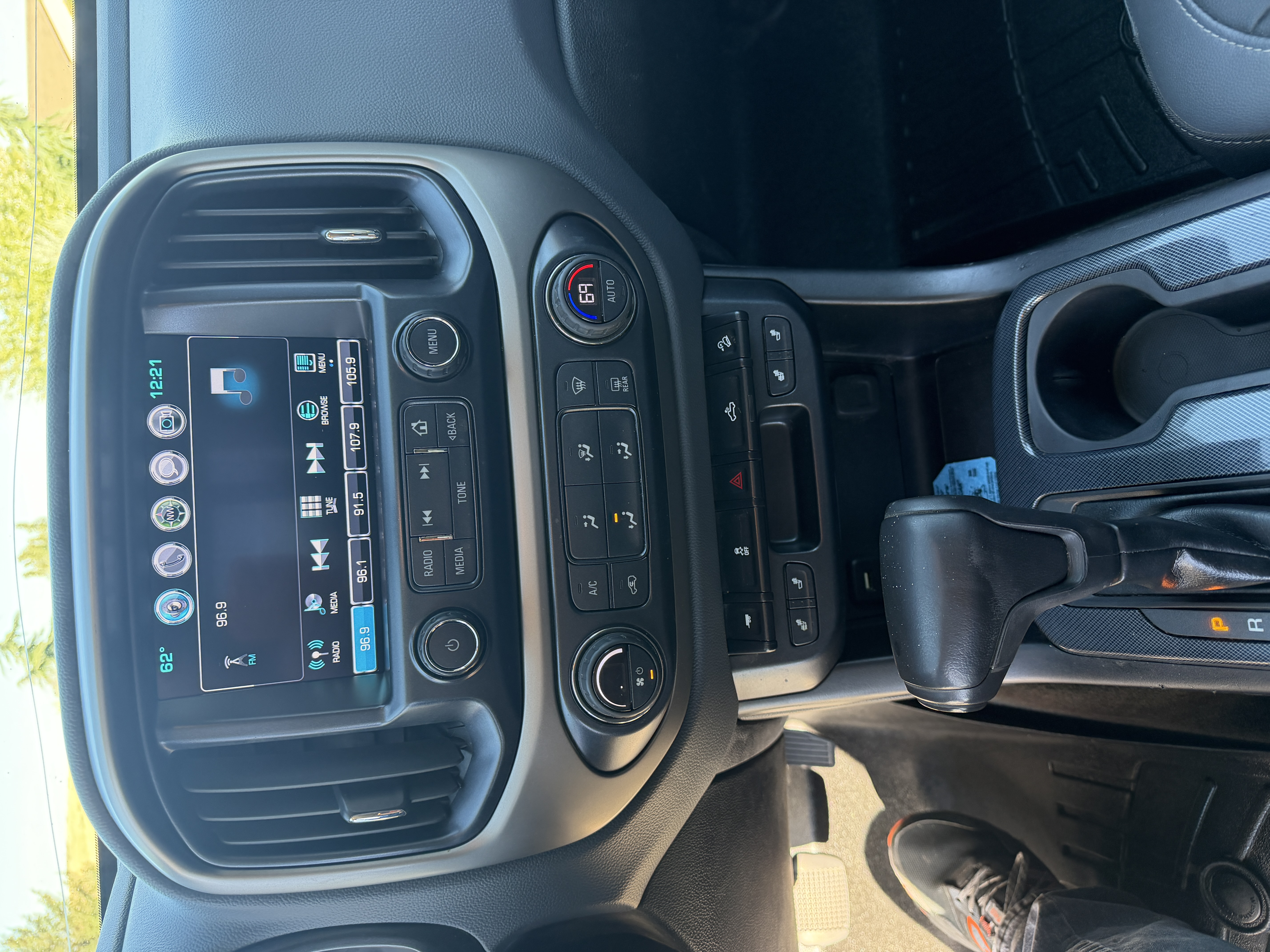 Used 2018 Chevrolet Colorado Z71 AWD/4WD image 12