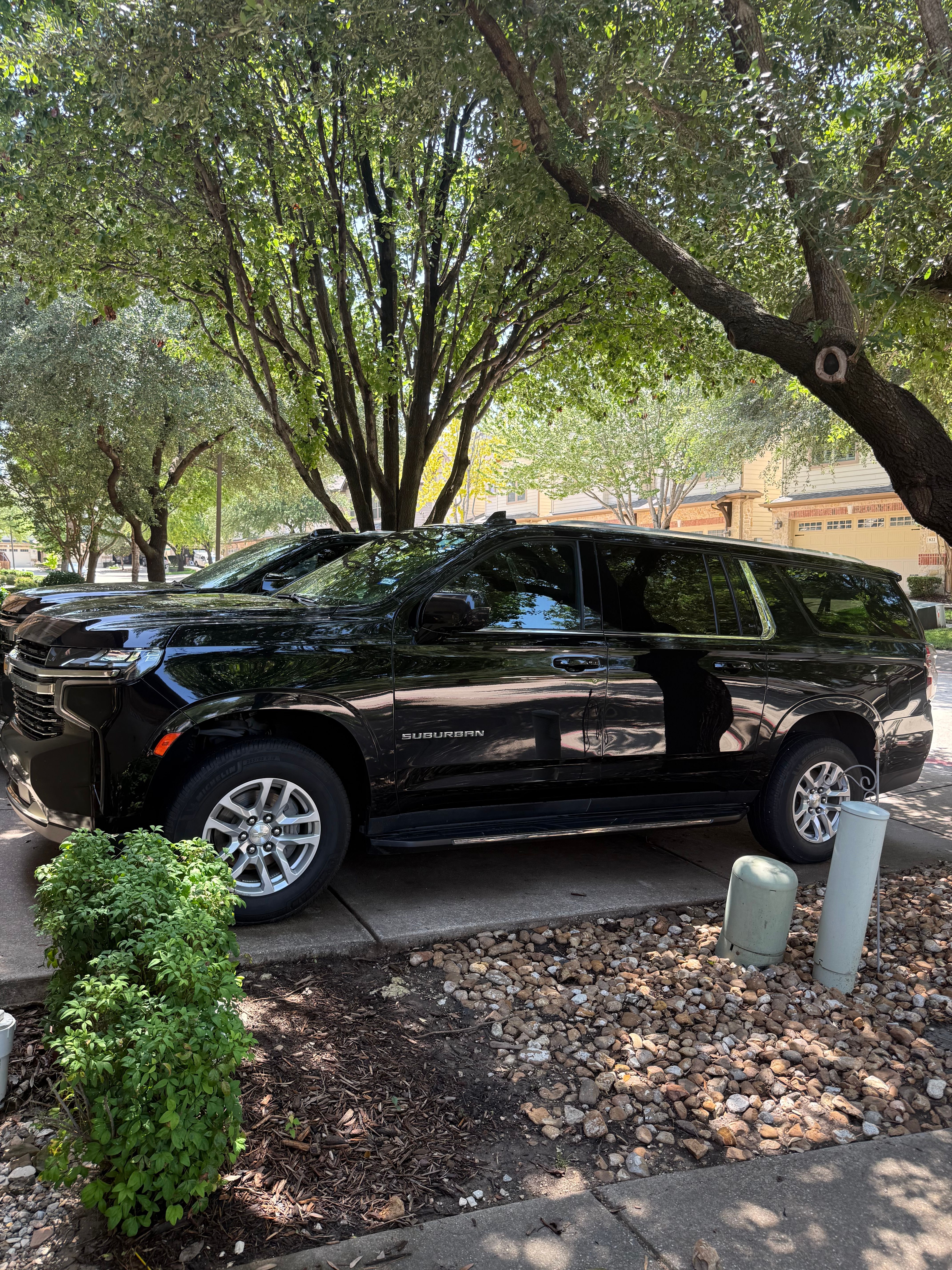 Used 2021 Chevrolet Suburban LT RWD image 4