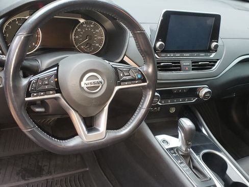Used 2020 Nissan Altima 2.5 SV image 15