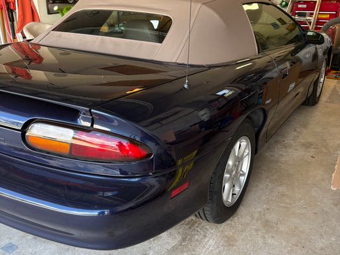 Used 2002 Chevrolet Camaro LT w/ Performance Handling Pkg image 4