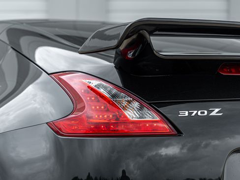 Used 2014 Nissan 370Z Coupe image 18