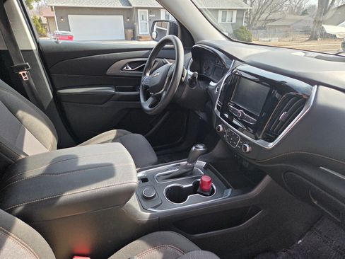 Used 2019 Chevrolet Traverse LS image 9