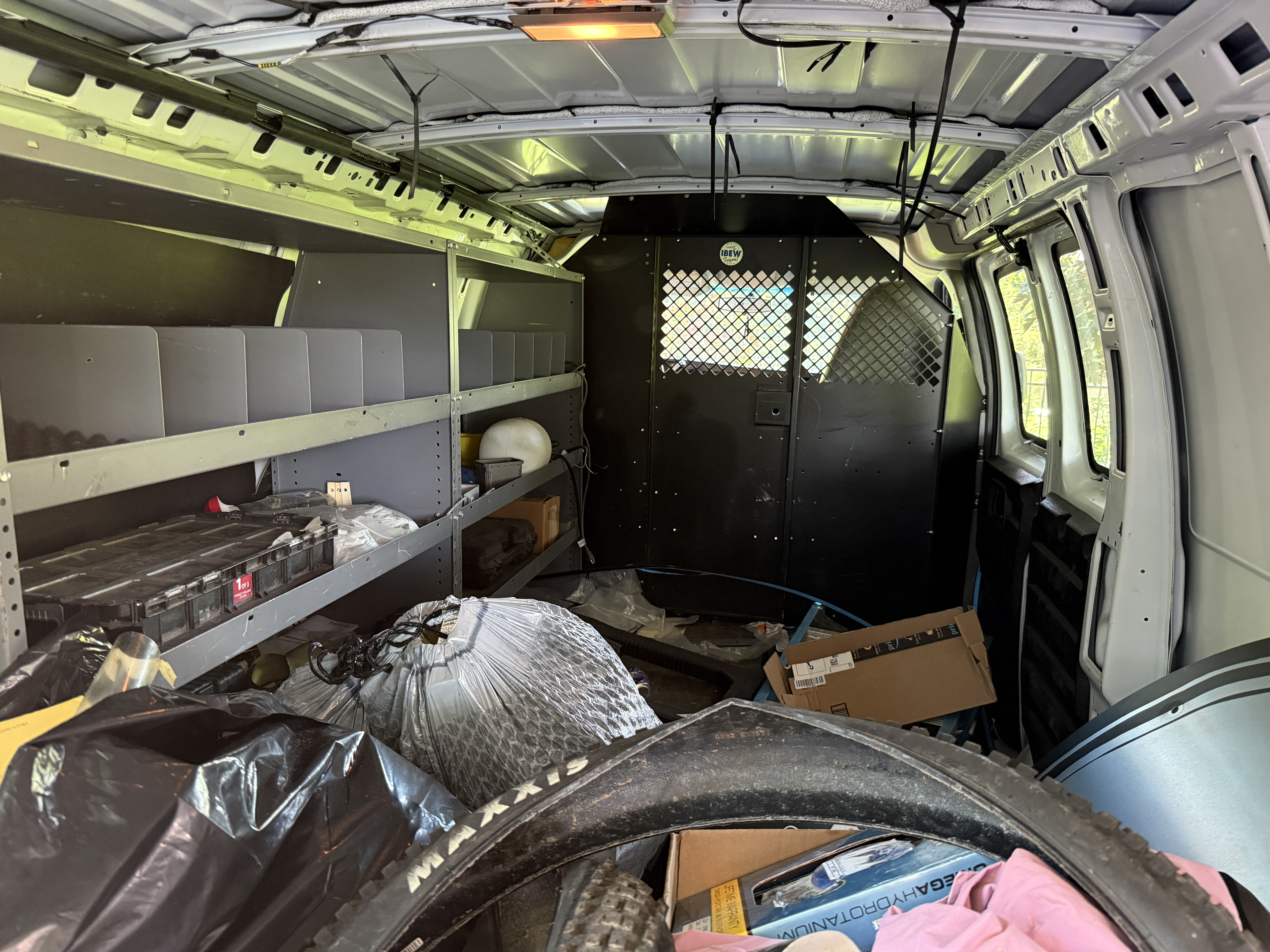 Used 2010 Chevrolet Express 2500 RWD image 12