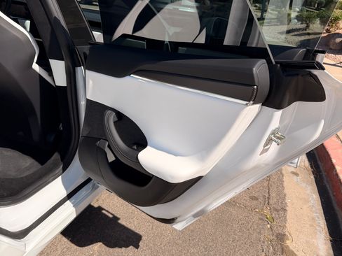 Used 2024 Tesla Model S Plaid image 16