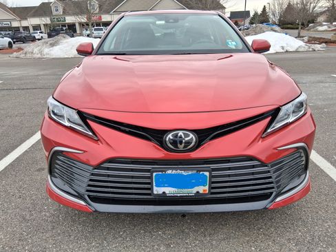 Used 2023 Toyota Camry LE image 5