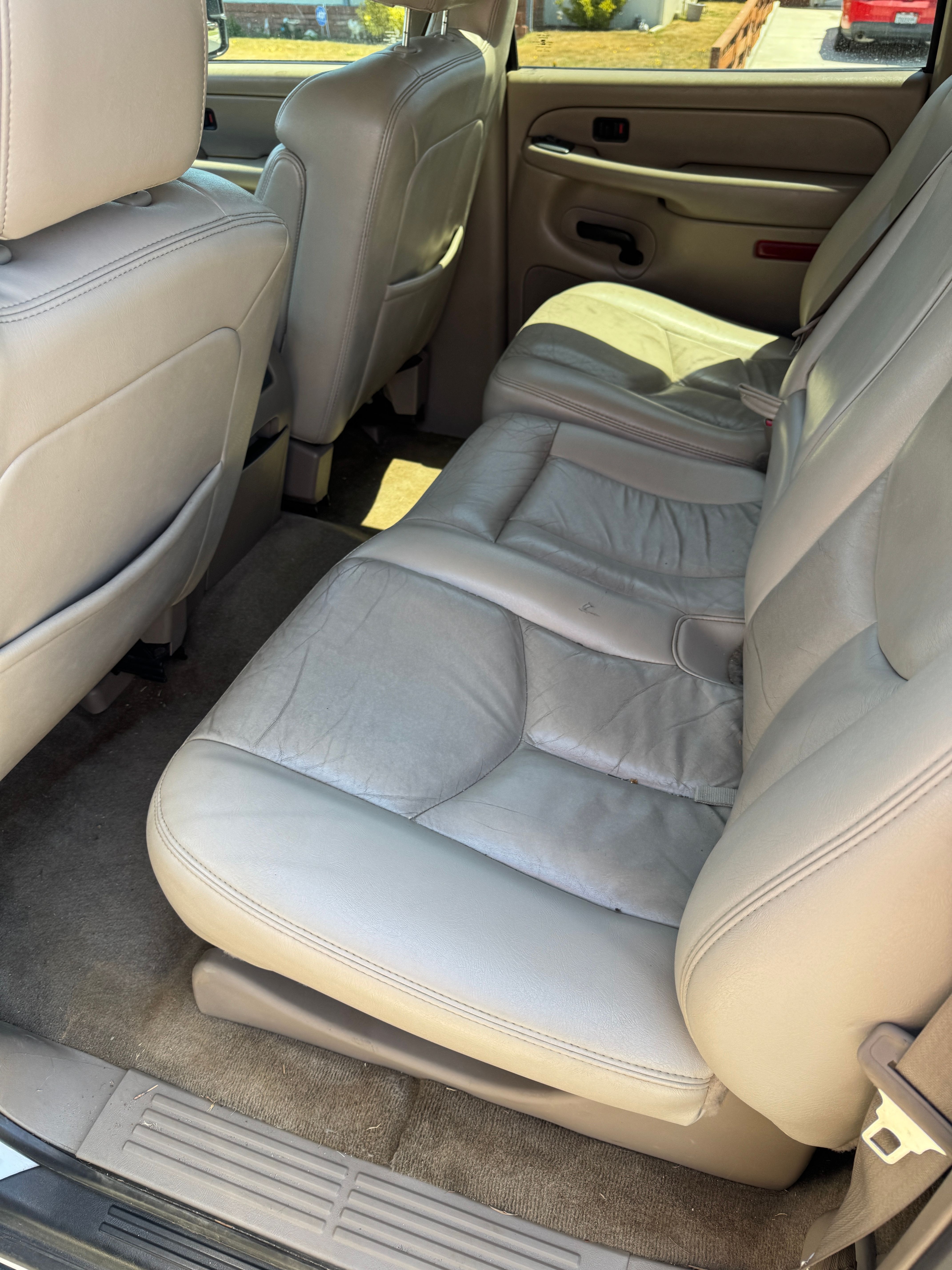 Used 2004 GMC Yukon XL 2500 SLT w/ Preferred Equipment Group AWD/4WD image 12