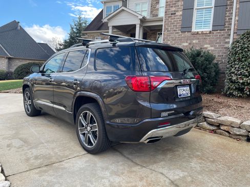 Used 2017 GMC Acadia Denali w/ Technology Package image 5