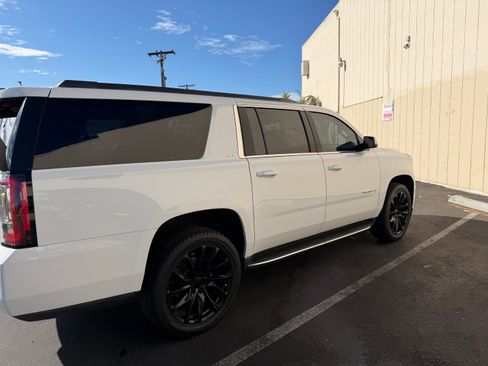Used 2017 GMC Yukon XL SLT w/ Open Road Package RWD image 1