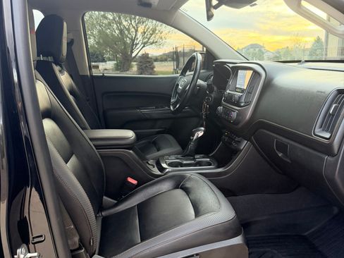 Used 2022 GMC Canyon AT4 image 12