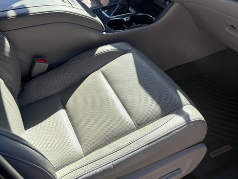 Used 2019 Toyota Highlander Limited image 23