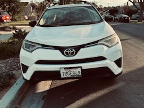 Used 2016 Toyota RAV4 LE image 18