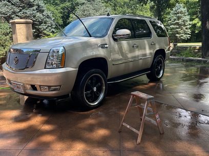Used 2007 Cadillac Escalade AWD w/ Information Package