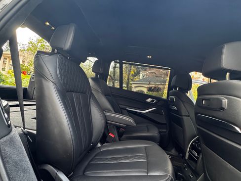 Used 2024 BMW X7 M60i w/ Executive Package image 12