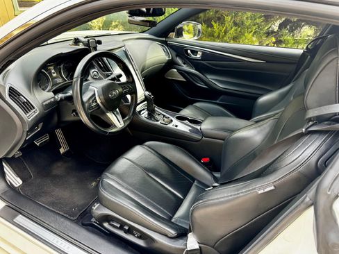 Used 2017 INFINITI Q60 Red Sport 400 image 19