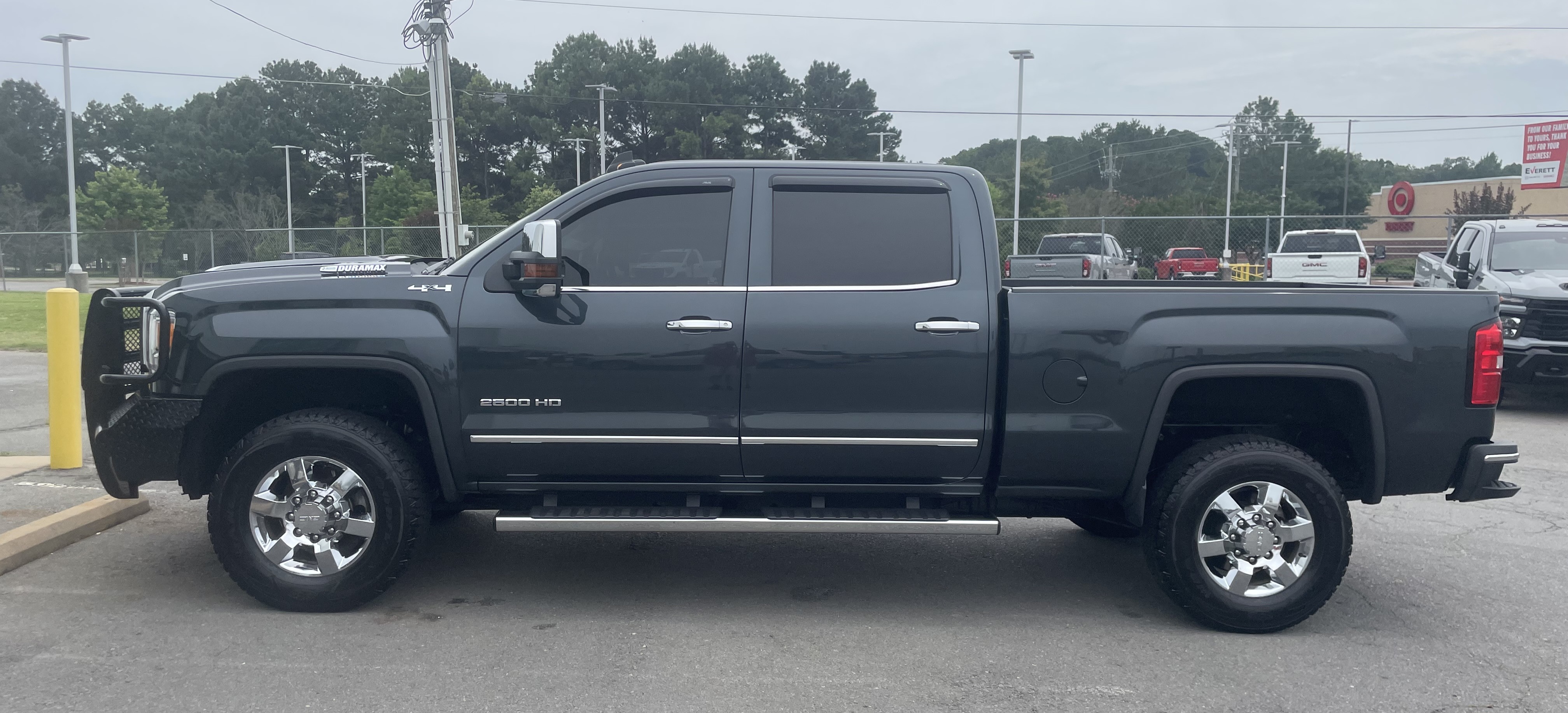 Used 2018 GMC Sierra 2500 SLT w/ Duramax Plus Package AWD/4WD image 5