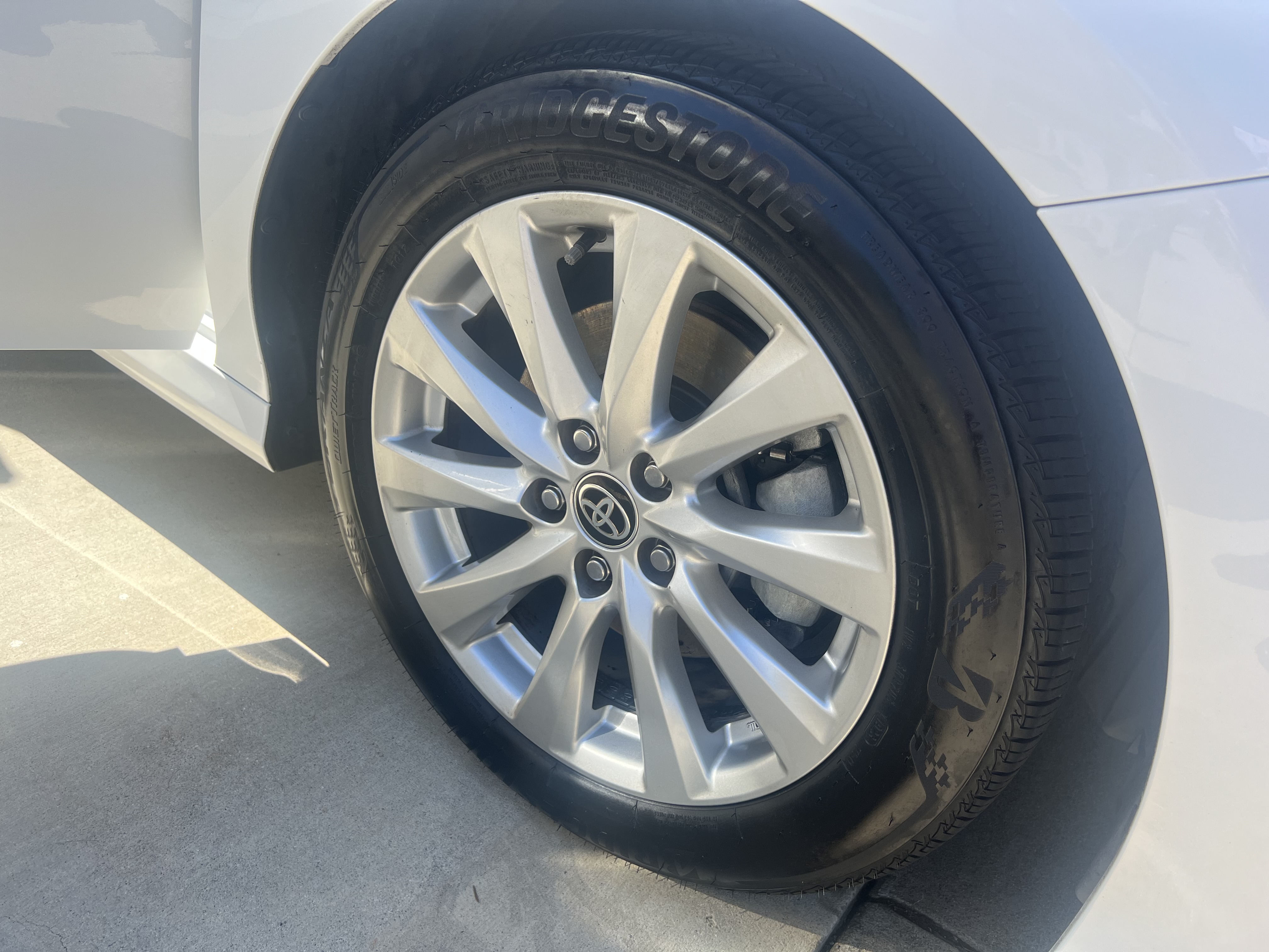 Used 2020 Toyota Camry LE w/ Carpet Mat Package FWD image 9