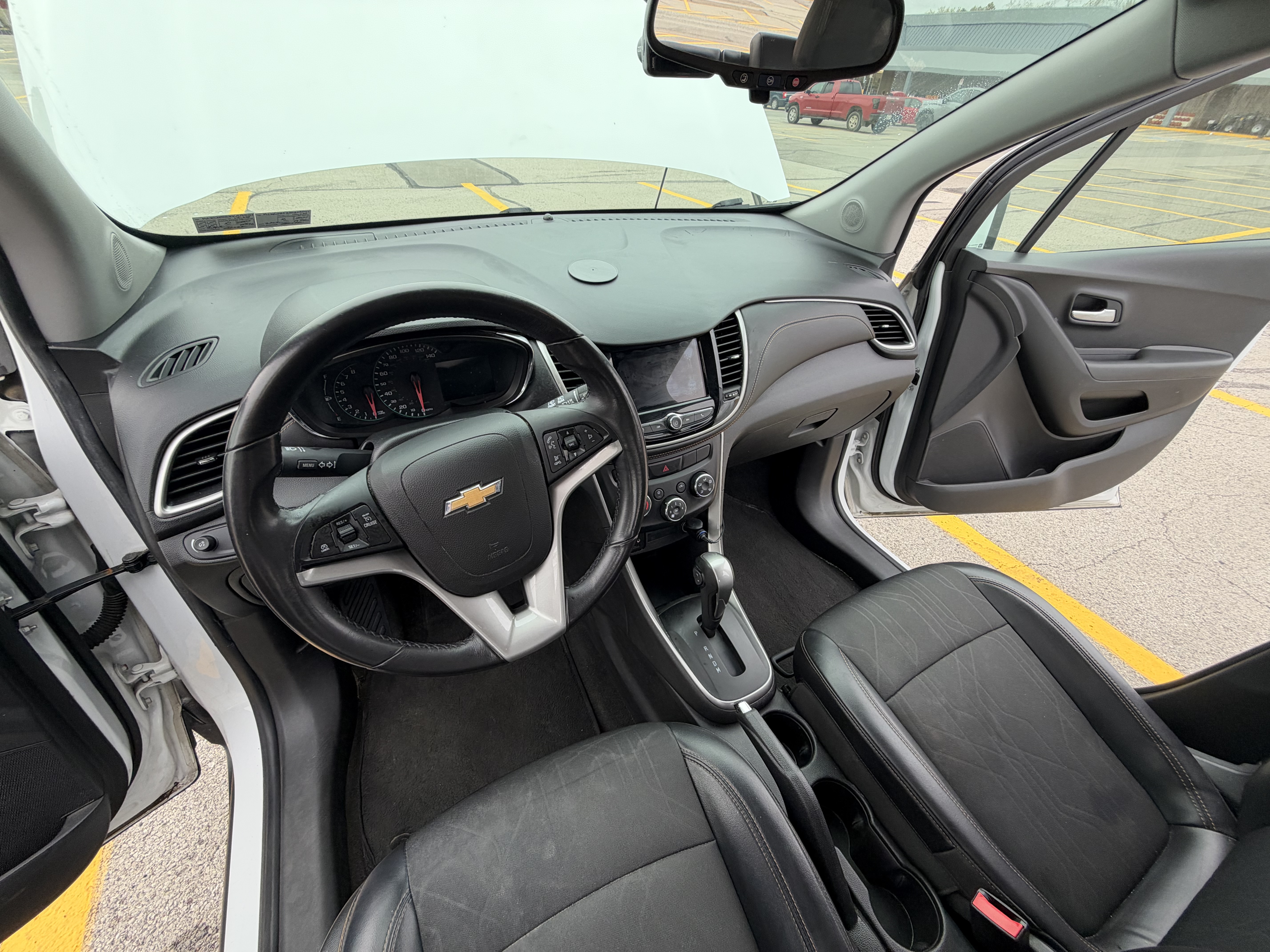Used 2019 Chevrolet Trax LT w/ LT Convenience Package AWD/4WD image 15