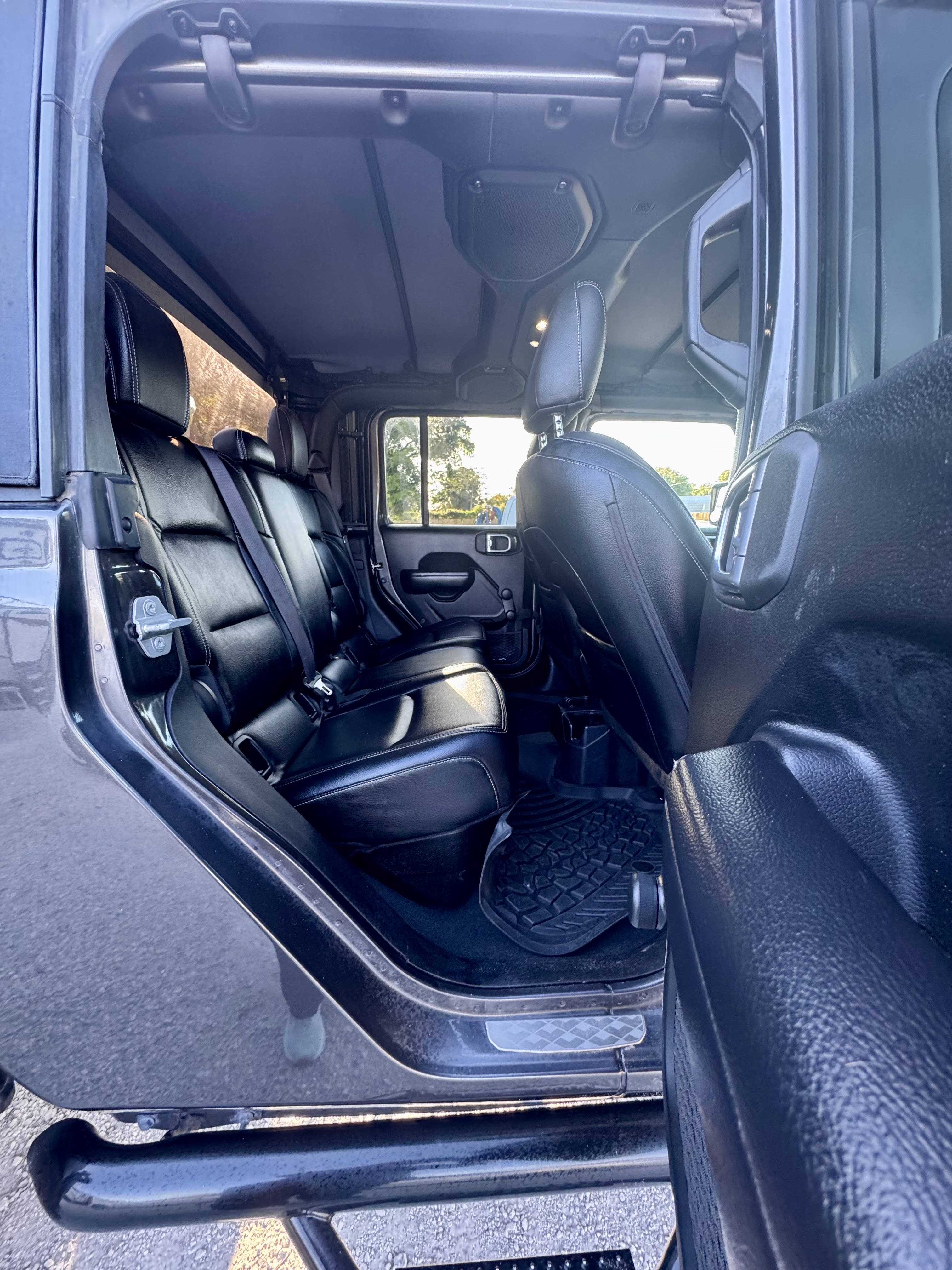 Used 2021 Jeep Gladiator Sport AWD/4WD image 13