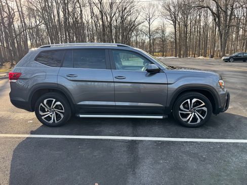 Used 2019 Volkswagen Atlas SE image 2