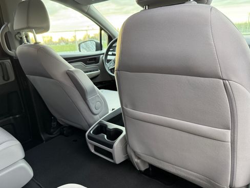 Used 2018 Honda Odyssey LX image 13