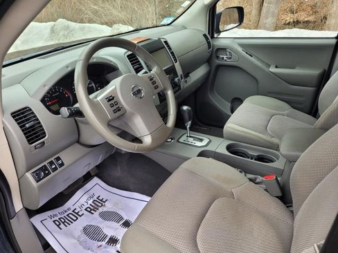 Used 2020 Nissan Frontier SV image 12