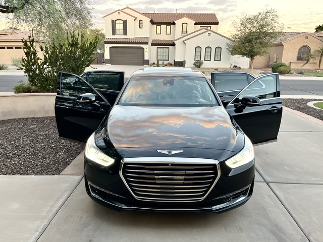 Used 2017 Genesis G90 3.3T Premium RWD image 12