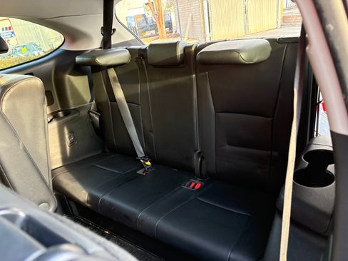 Used 2020 Toyota Highlander XLE image 9