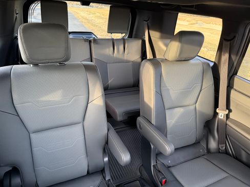 Used 2024 Lexus GX 550 w/ Accessory Package (Z1) image 13