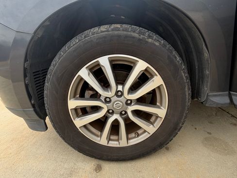 Used 2014 Nissan Pathfinder SV image 9