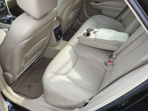 Used 2012 Chrysler 300 Limited image 5