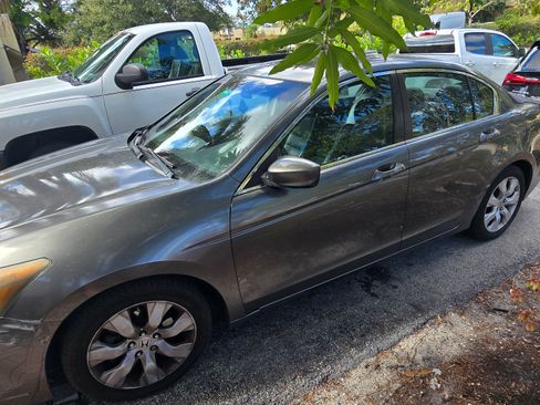 Used 2010 Honda Accord EX-L image 1