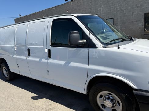 Used 2019 Chevrolet Express 2500 Extended w/ Driver Convenience Package image 9