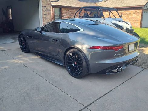 Used 2017 Jaguar F-TYPE R image 2