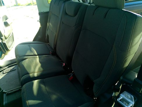 Used 2025 Jeep Wrangler Unlimited Sport AWD/4WD image 6