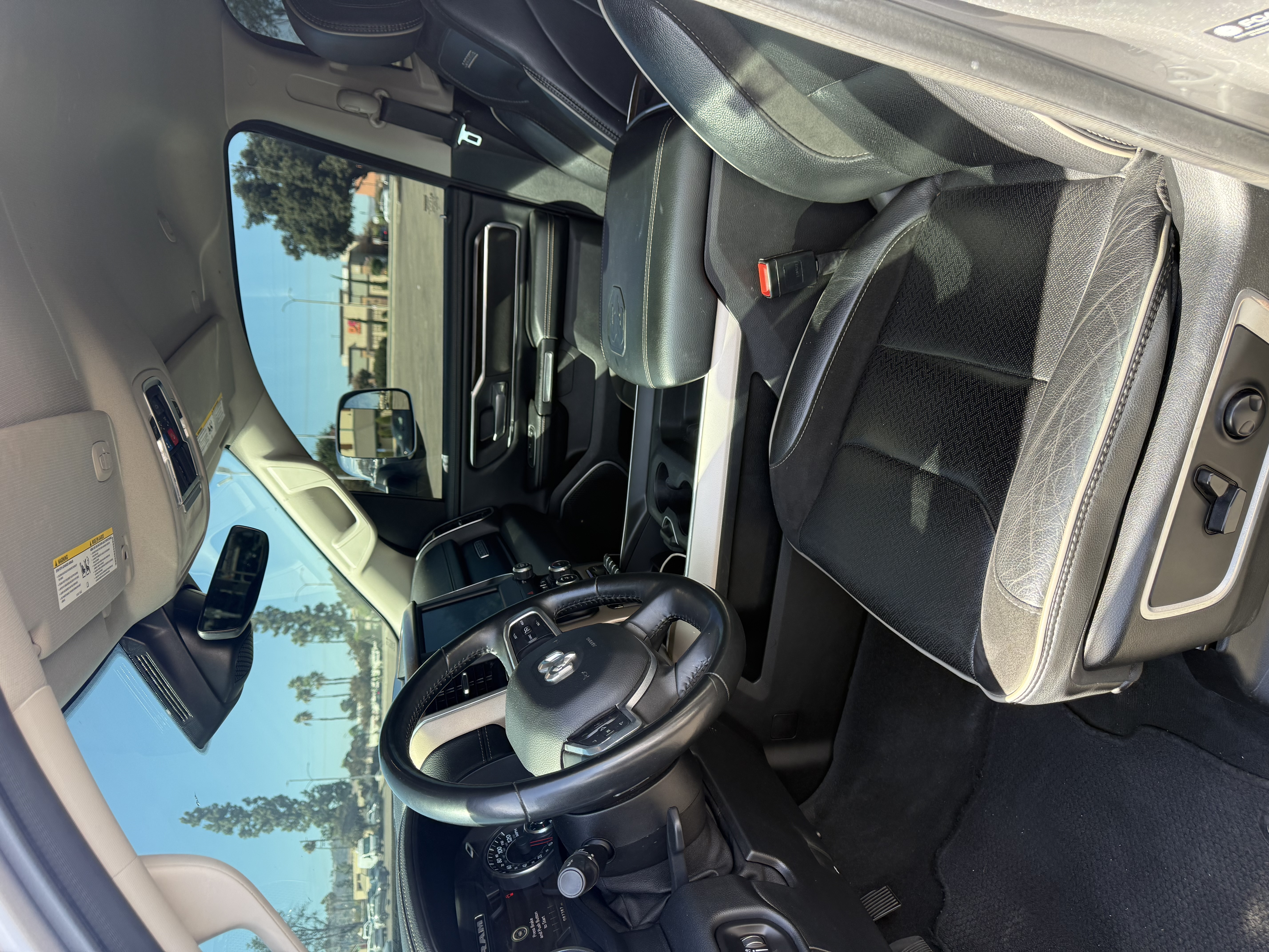 Used 2022 RAM 1500 Laramie AWD/4WD image 13