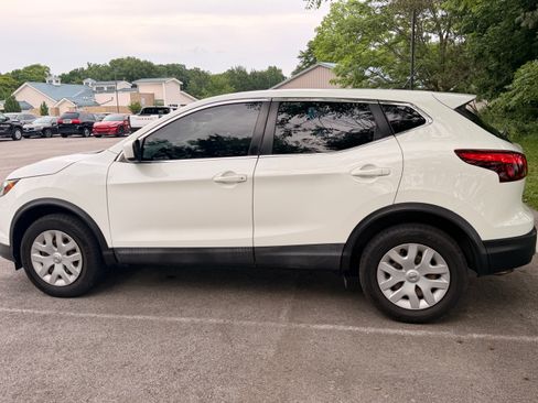Used 2019 Nissan Rogue Sport S FWD image 6